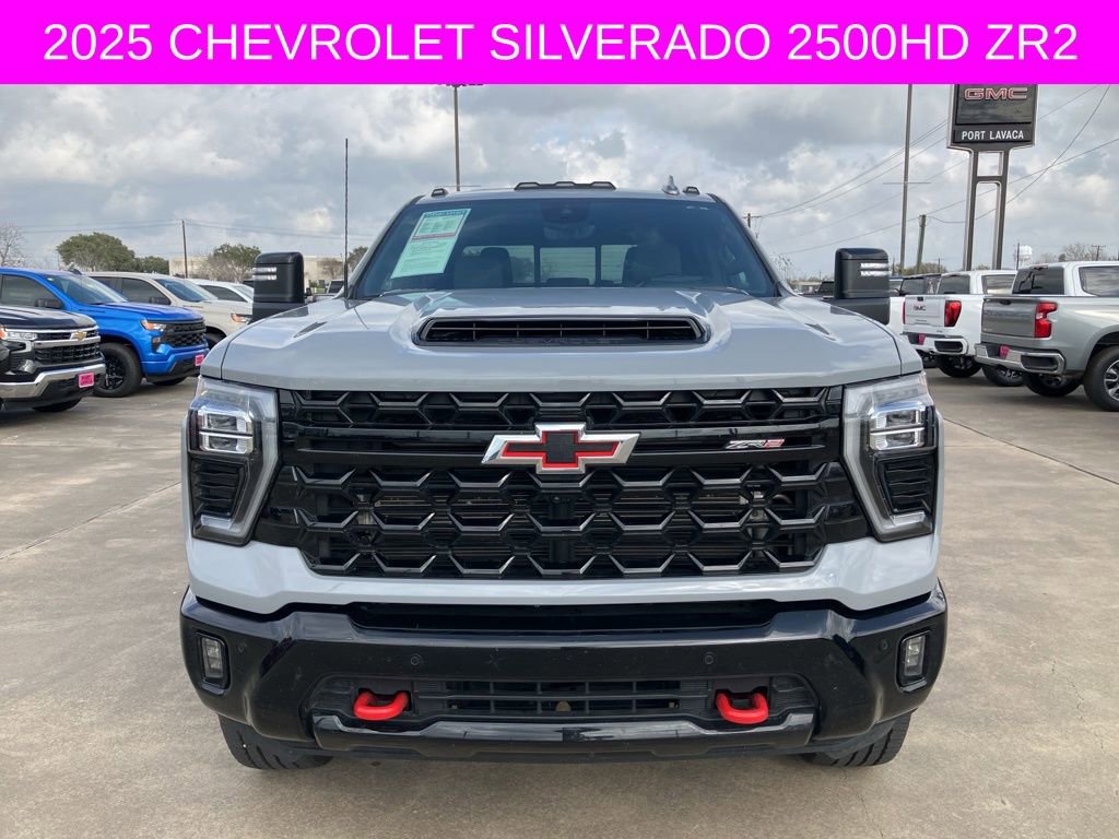 Used 2025 Chevrolet Silverado 2500 ZR2 w/ Technology Package image 2