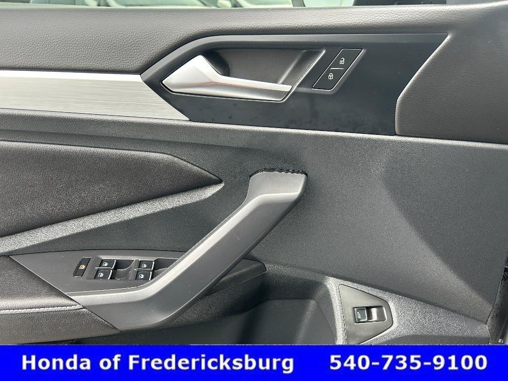 Used 2025 Volkswagen Jetta Sport FWD image 25