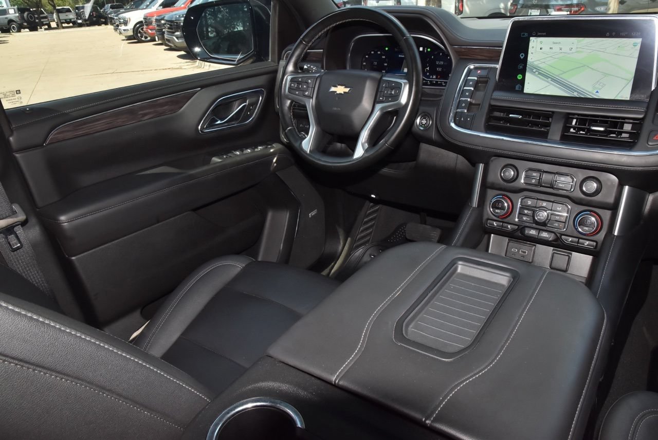 Used 2023 Chevrolet Tahoe LT w/ Luxury Package AWD/4WD image 16