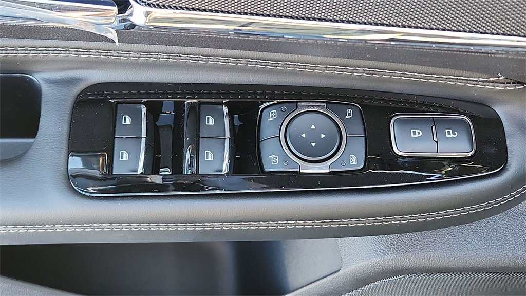 New 2026 Lincoln Corsair Reserve image 17