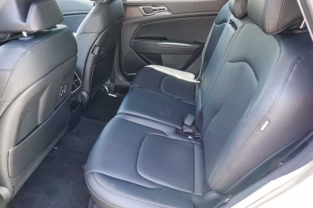 Certified 2025 Kia Sportage EX FWD image 17
