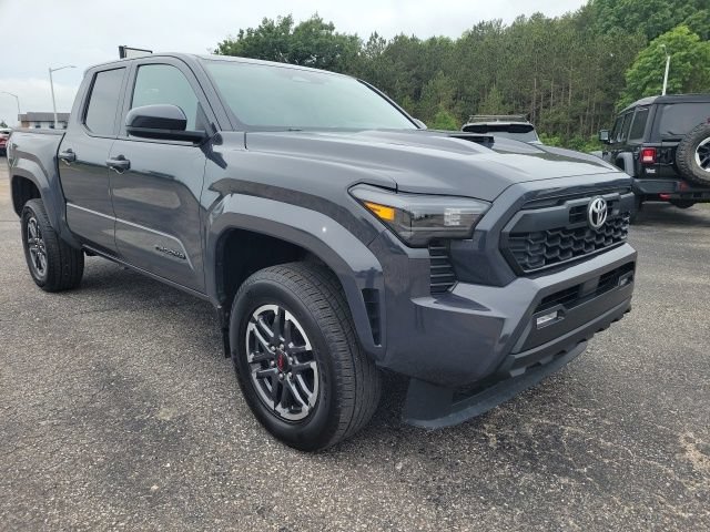 Used 2024 Toyota Tacoma TRD Sport AWD/4WD image 9