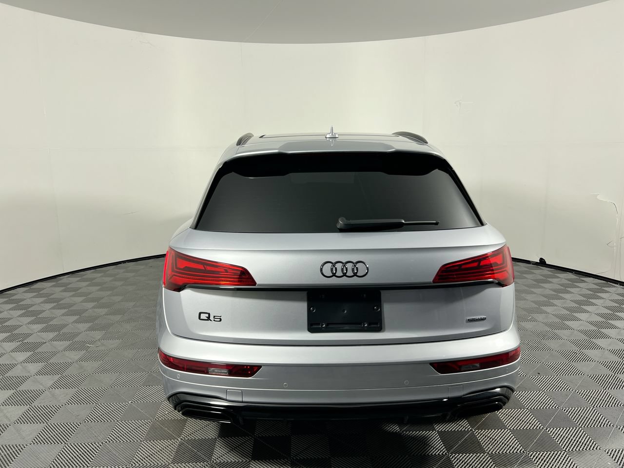 Used 2025 Audi Q5 e Premium Plus w/ Premium Plus Package AWD/4WD image 4
