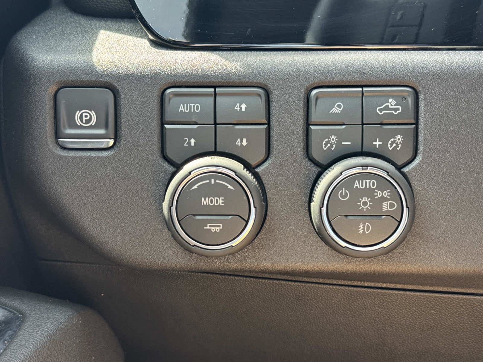 New 2026 Chevrolet Silverado 1500 LTZ w/ LTZ Premium Package AWD/4WD image 14