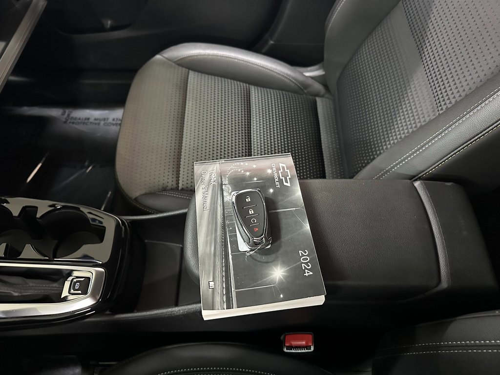 Used 2024 Chevrolet Trax LT image 35