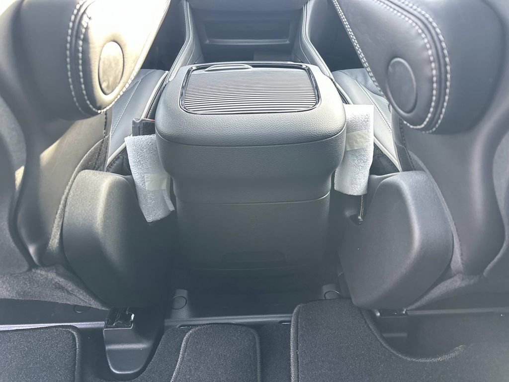 New 2026 Chrysler Pacifica Limited w/ S Appearance Package image 12