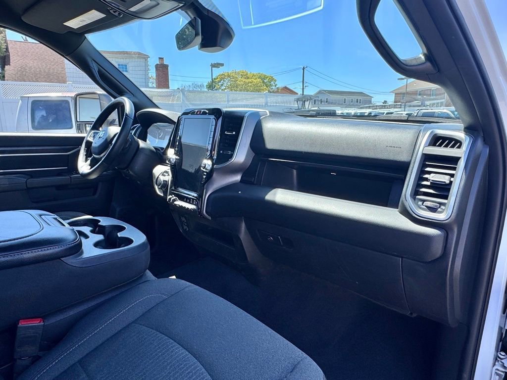 Certified 2024 RAM 2500 Big Horn w/ Sport Appearance Package AWD/4WD image 18