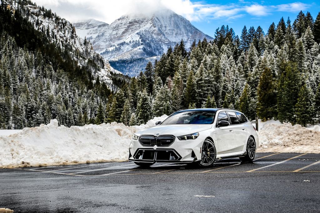 New 2026 BMW M5 Touring image 2