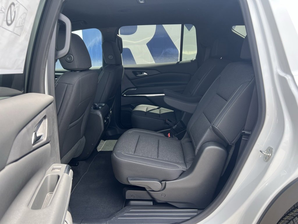 New 2025 Chevrolet Traverse LT image 29