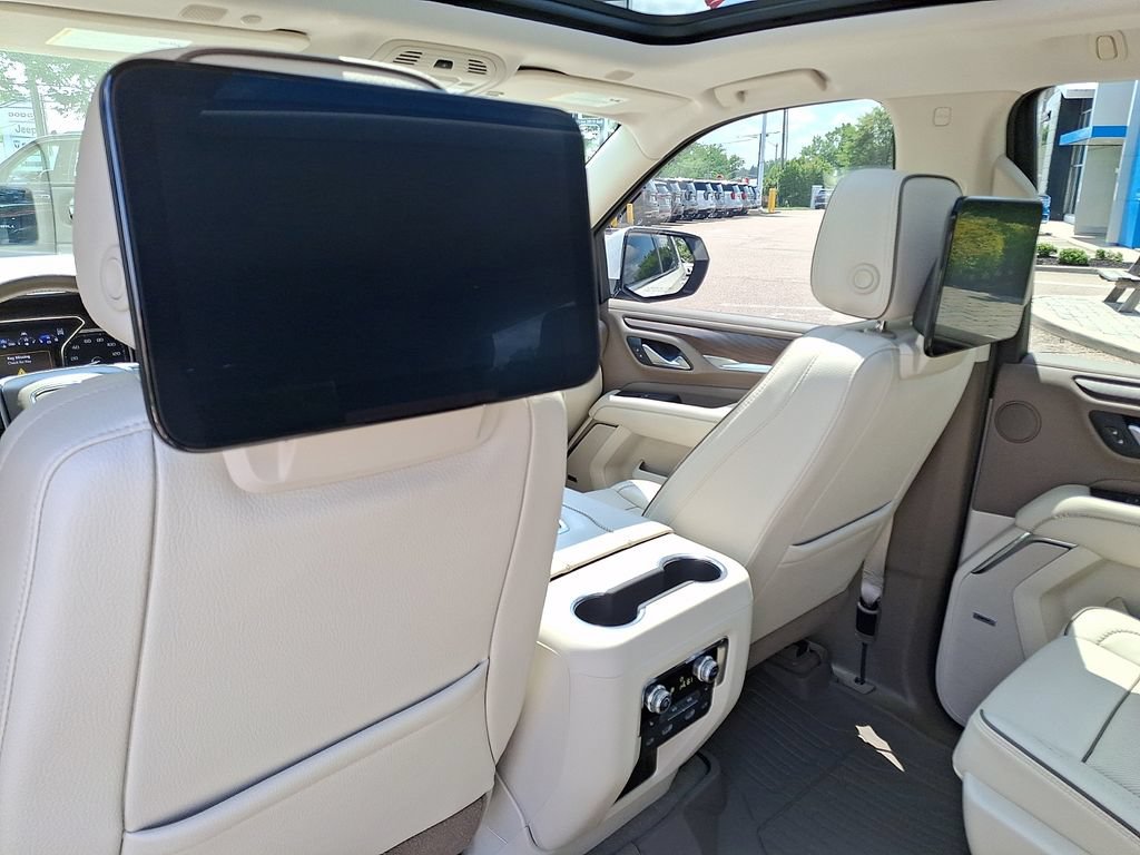 Used 2021 GMC Yukon Denali w/ Denali Ultimate Package AWD/4WD image 15