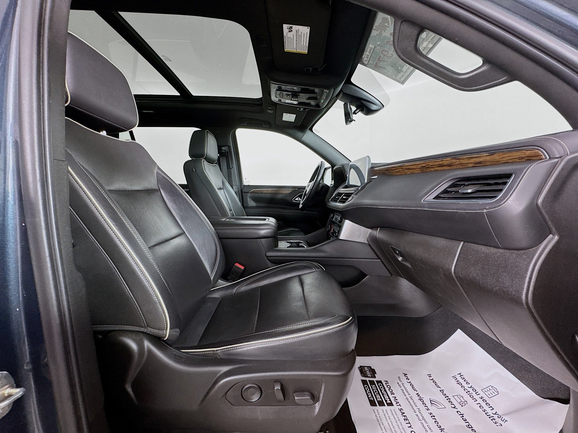 Used 2021 Chevrolet Tahoe Premier w/ Premium Package AWD/4WD image 31