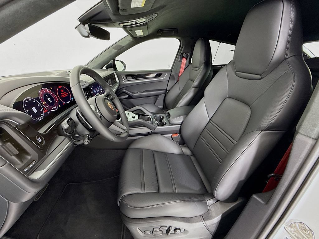 Certified 2026 Porsche Cayenne Turbo GT AWD/4WD image 5