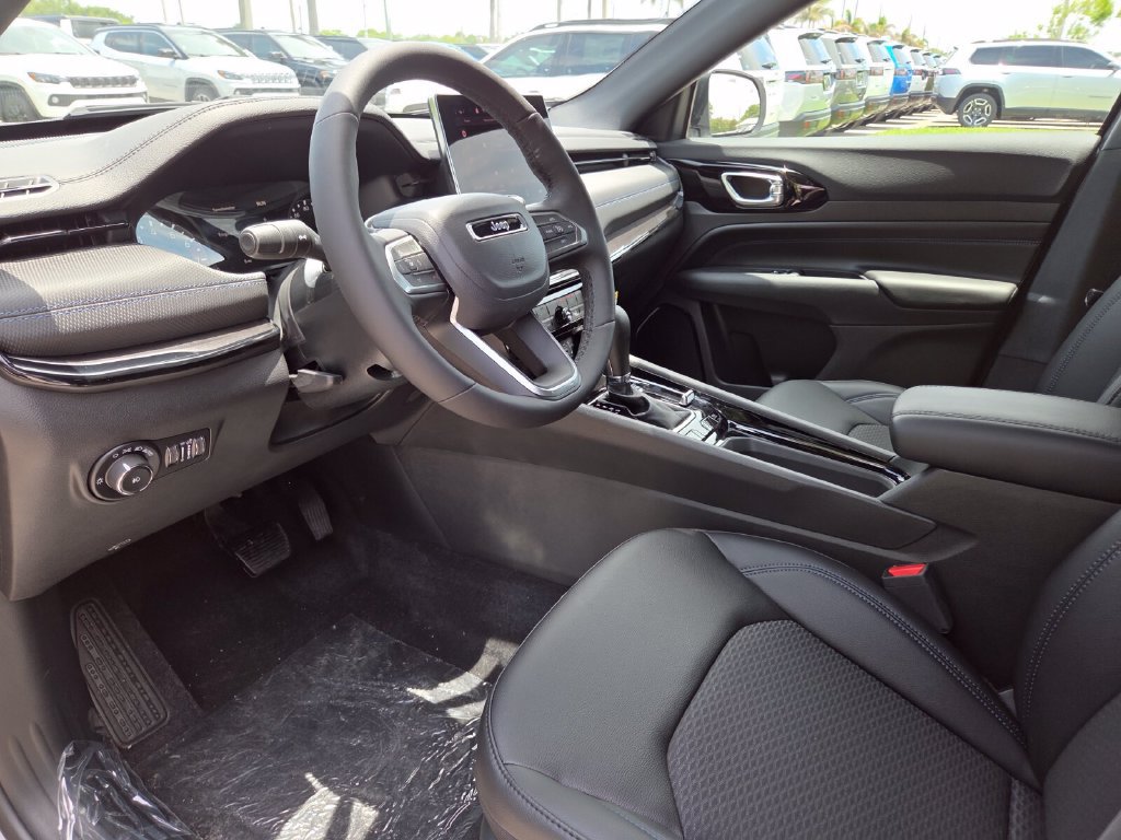 New 2026 Jeep Compass Latitude AWD/4WD image 28