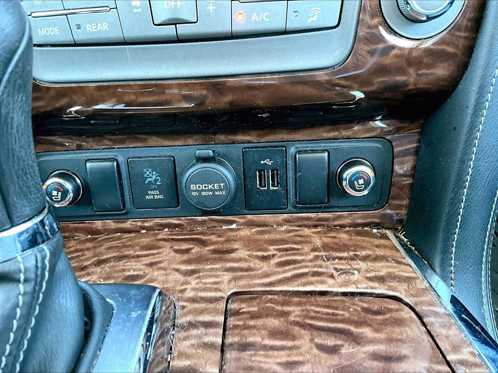 Used 2019 Nissan Armada Platinum w/ Captain's Chairs Package image 31