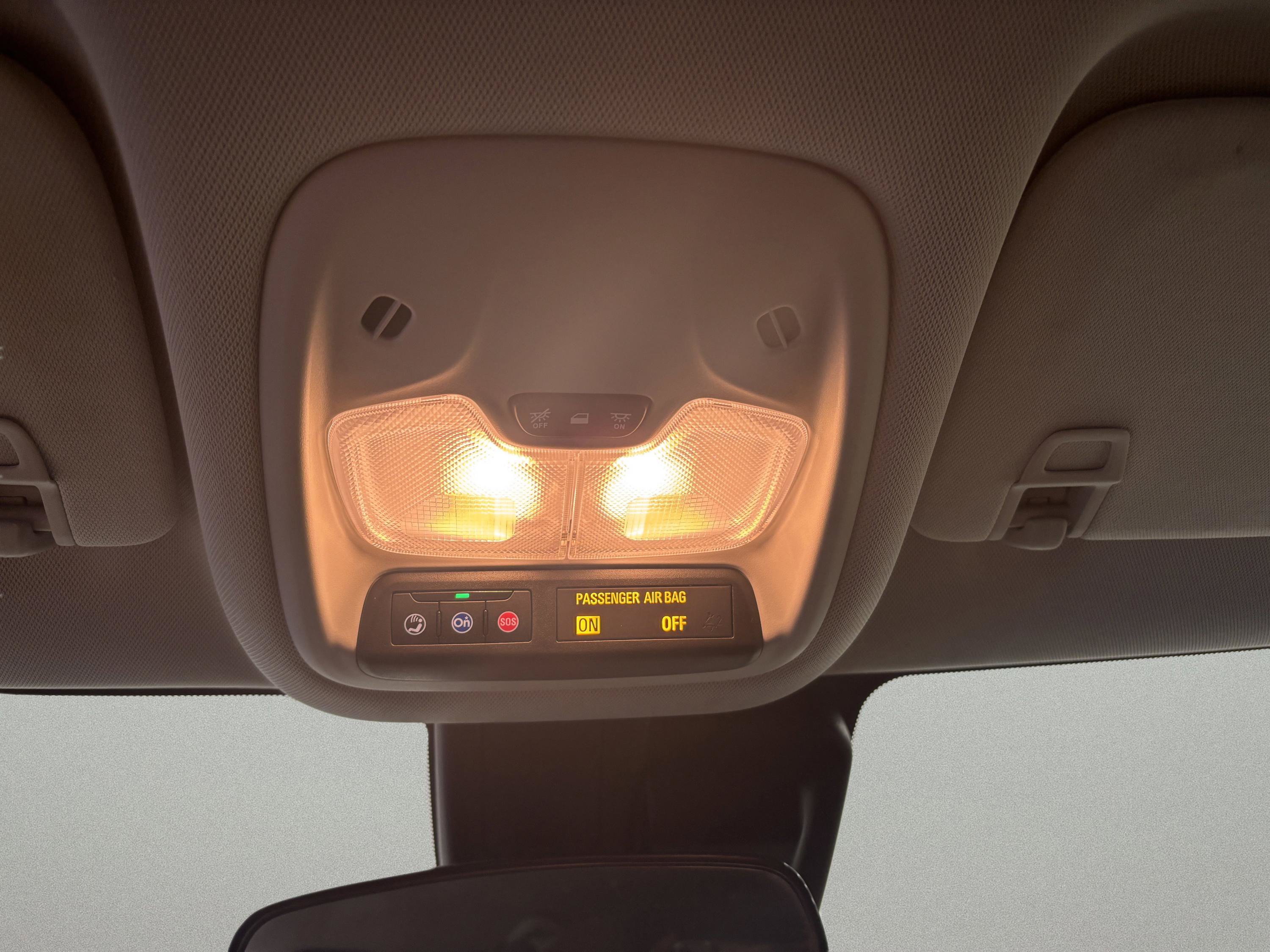 Used 2025 Chevrolet TrailBlazer LT w/ LT Cold Weather Package AWD/4WD image 17