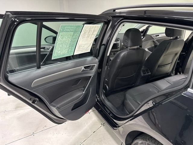 Used 2016 Volkswagen Golf S FWD image 23