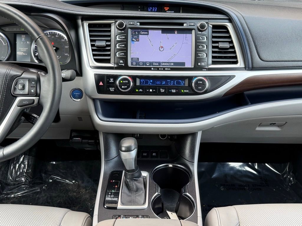 Used 2016 Toyota Highlander Limited Platinum image 24