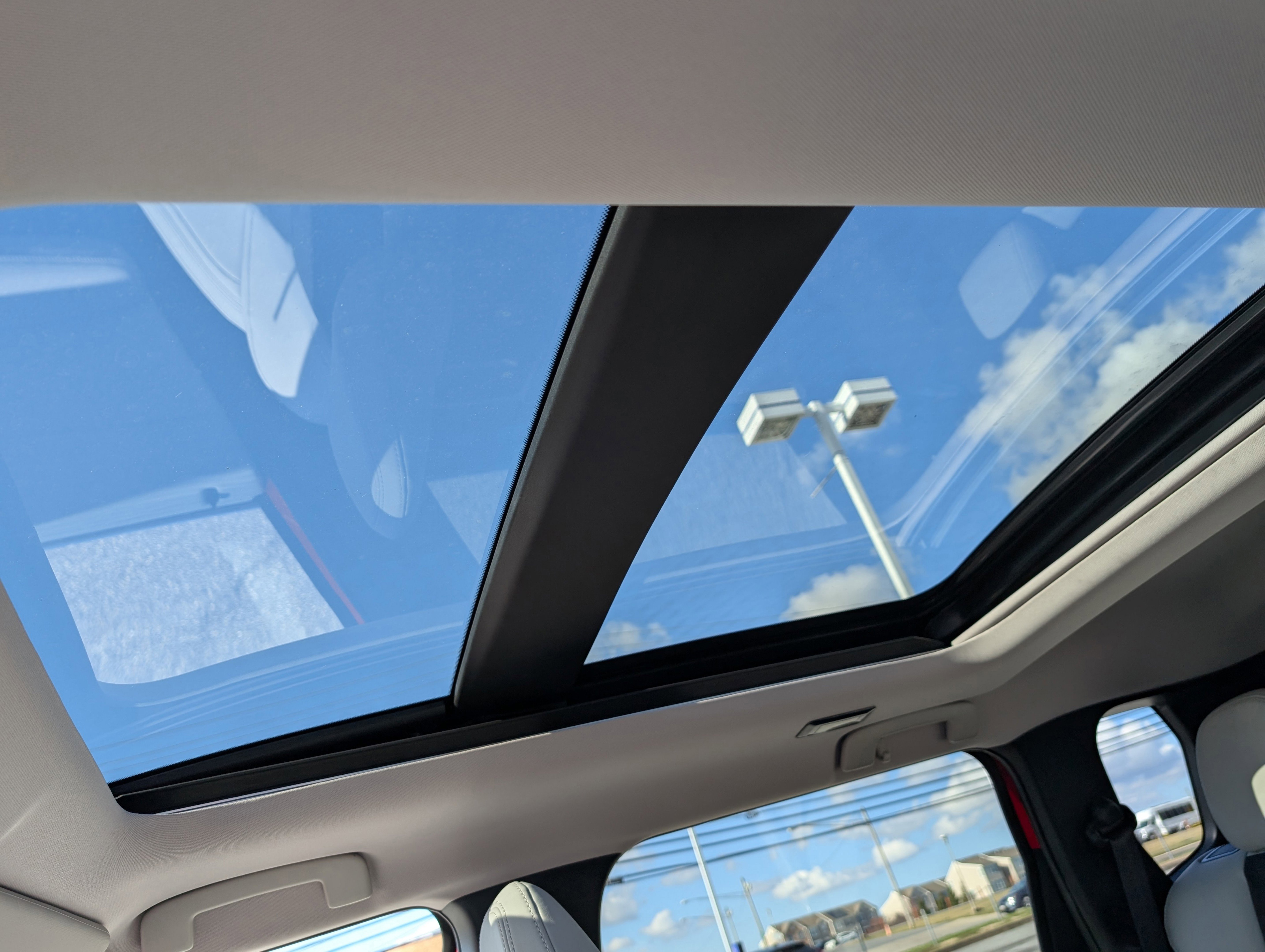 New 2025 Mitsubishi Outlander SE image 19