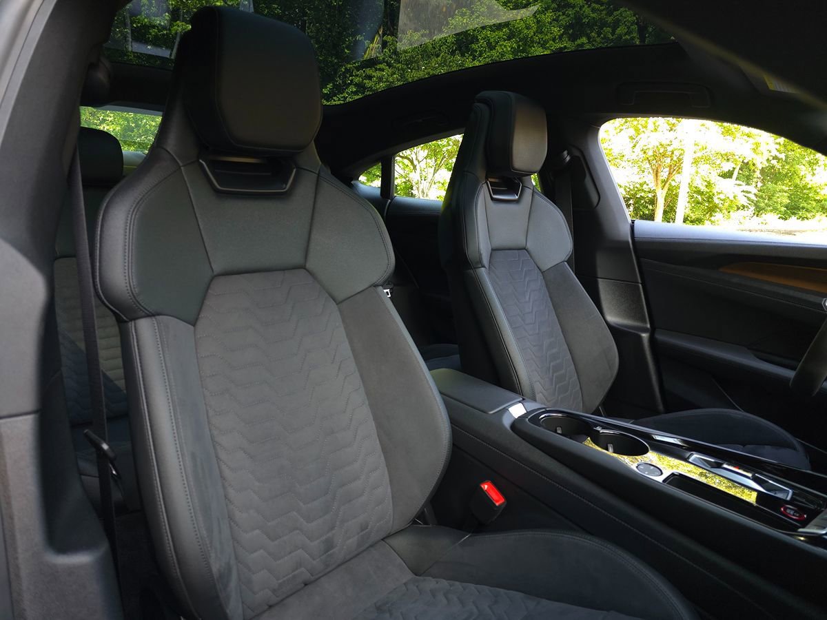 Used 2023 Audi e-tron GT Premium Plus AWD/4WD image 20