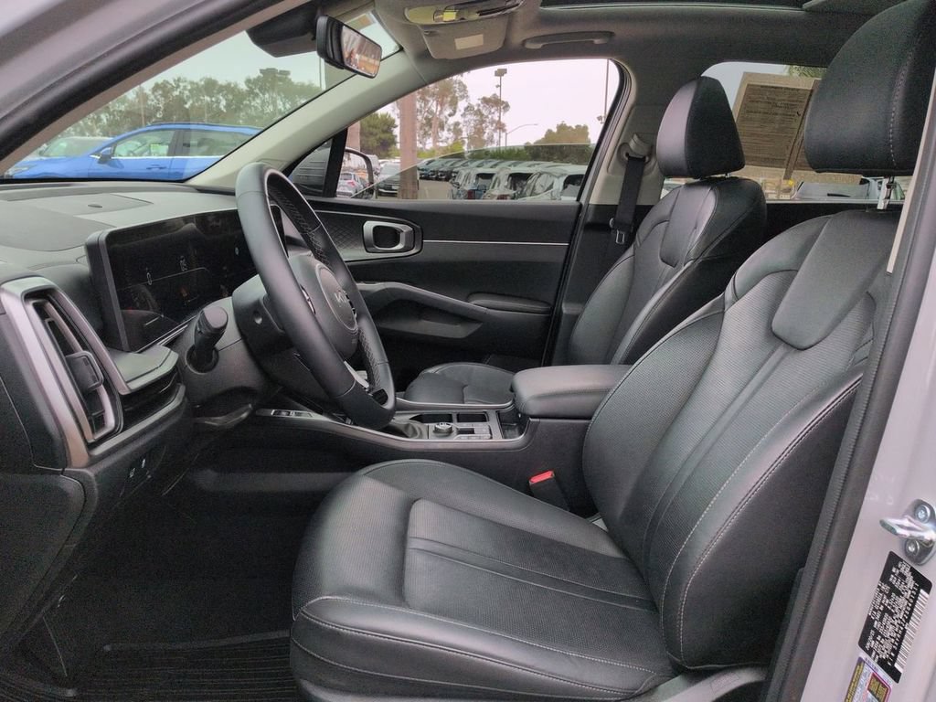 Certified 2025 Kia Sorento EX w/ Panoramic Sunroof Package FWD image 20