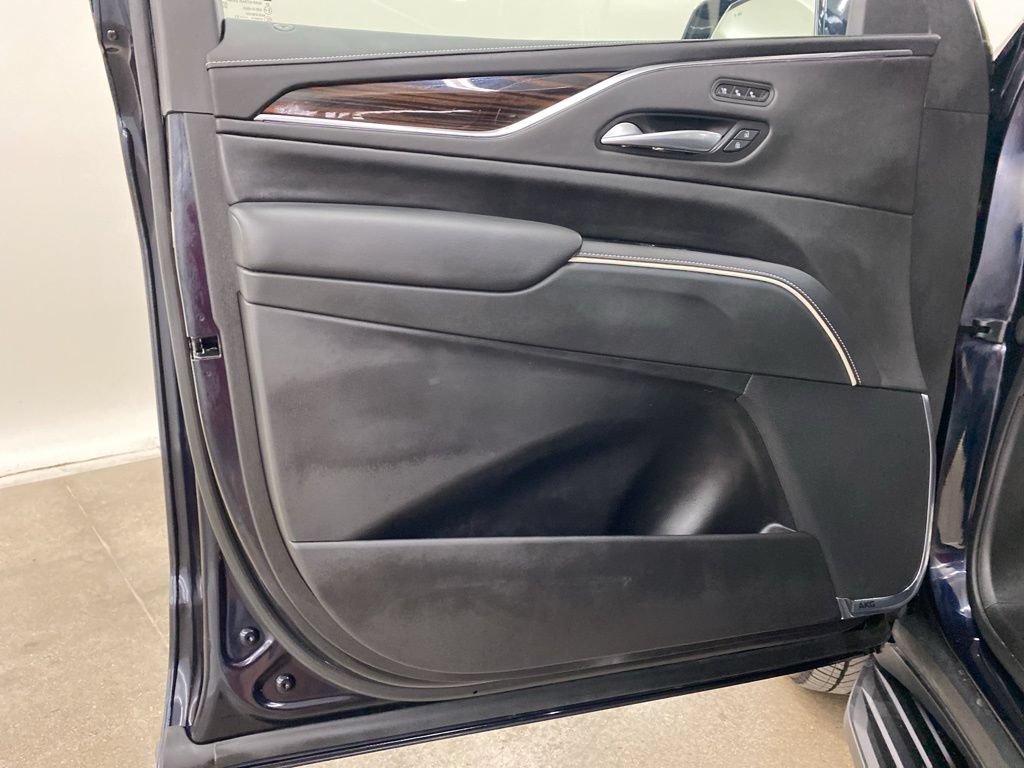Certified 2023 Cadillac Escalade ESV Premium Luxury AWD/4WD image 34