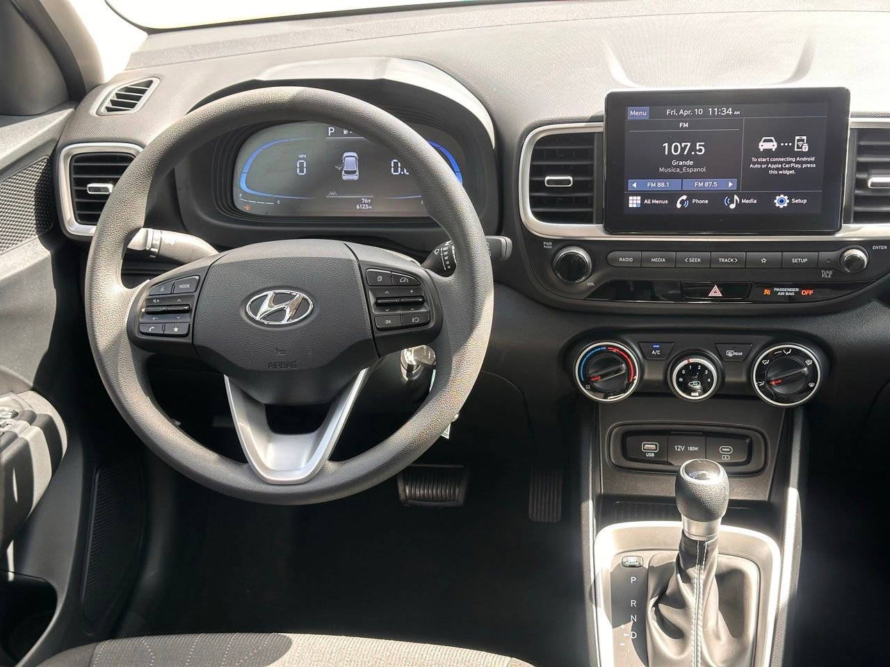 Certified 2025 Hyundai Venue SE image 20