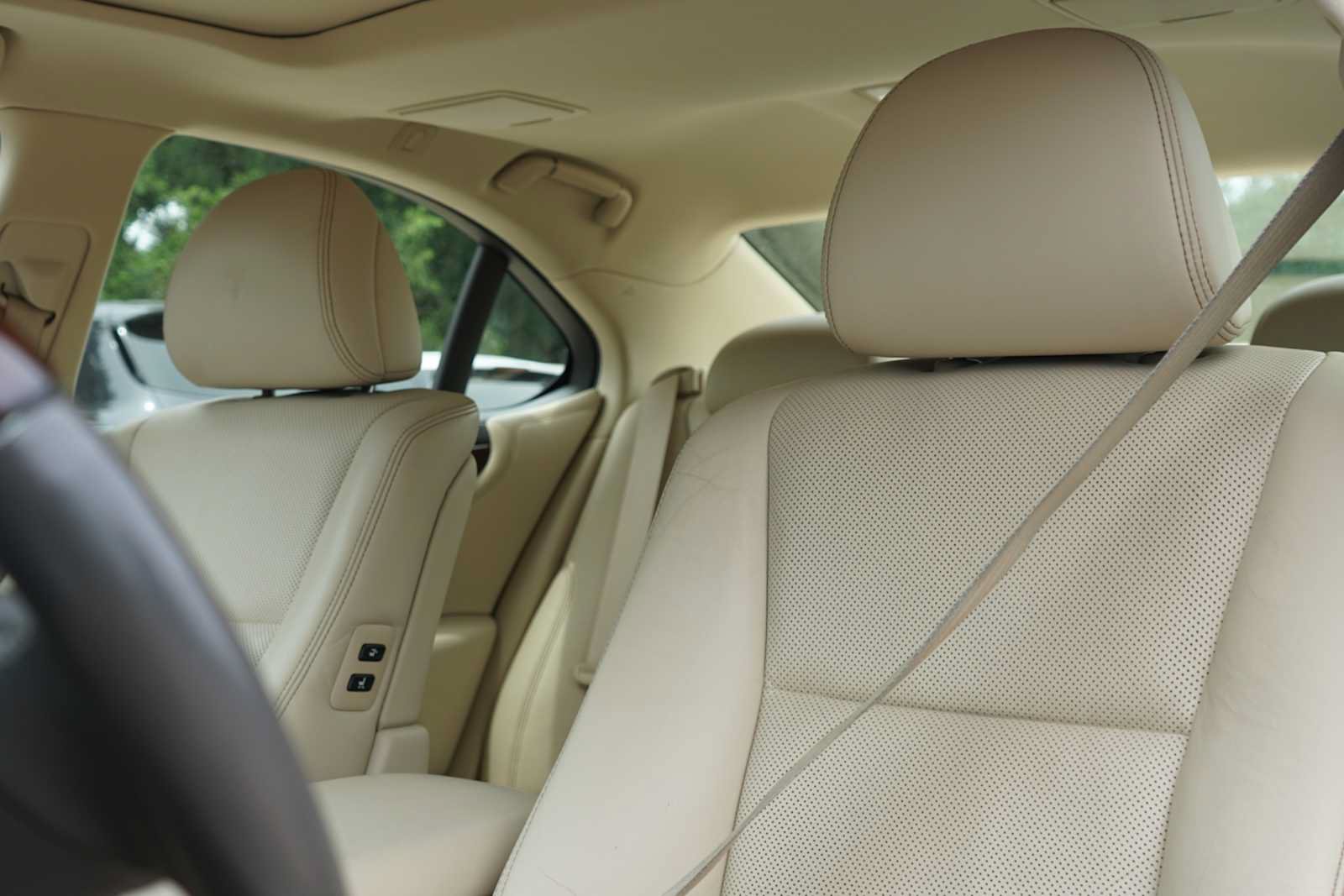 Used 2017 Lexus LS 460 w/ Comfort Package RWD image 9