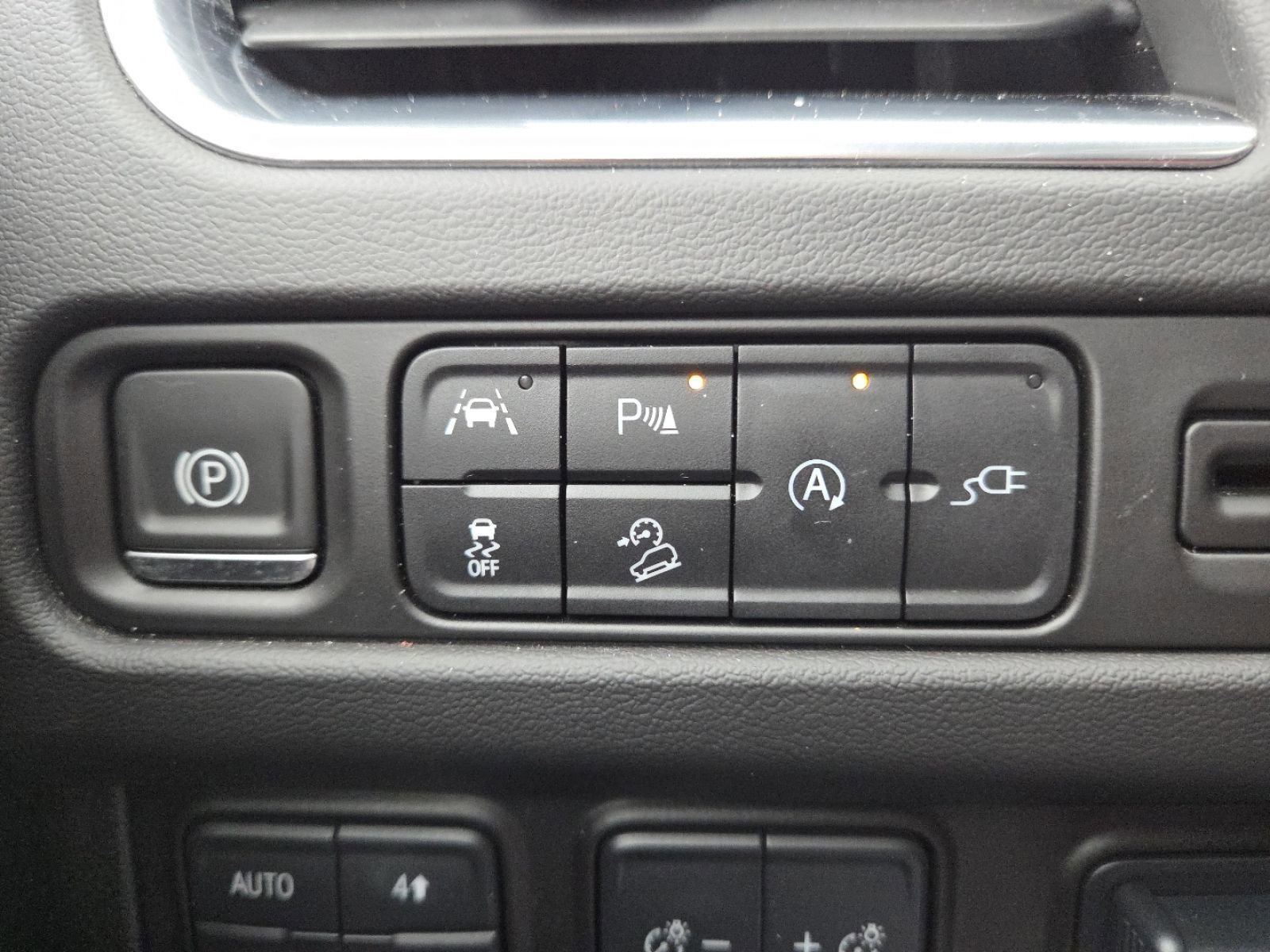 Used 2021 Chevrolet Tahoe Z71 w/ Z71 Signature Package image 13