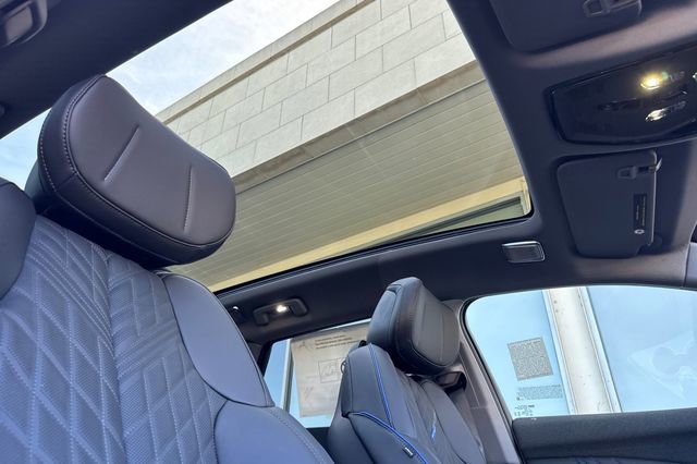 New 2026 Cadillac Optiq V w/ LPO, Floor Liner Package image 17