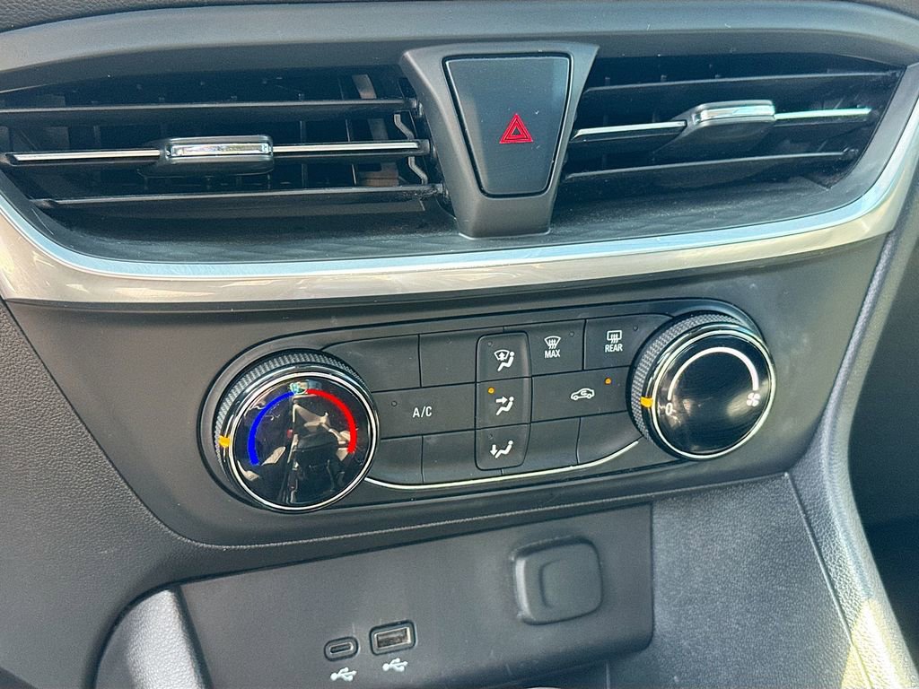 Used 2024 Buick Encore GX Preferred image 17