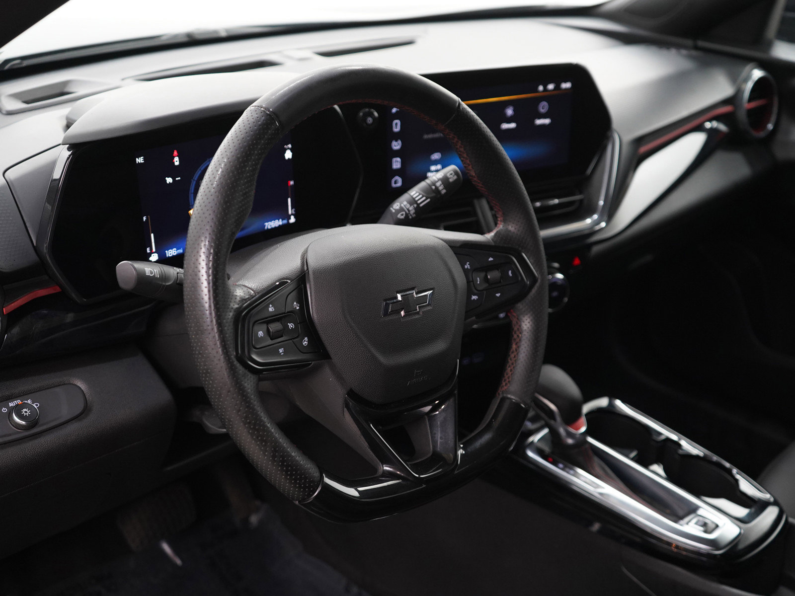 Used 2024 Chevrolet Trax RS w/ Driver Confidence Package image 22