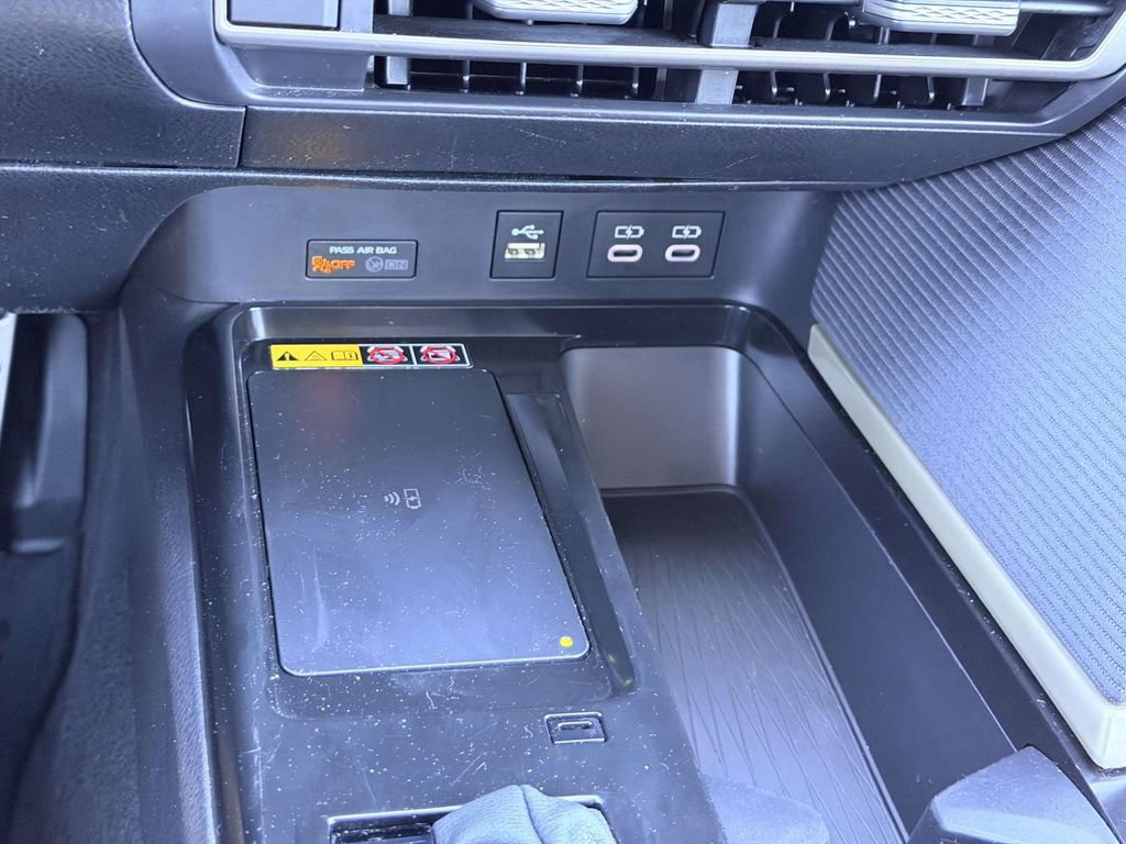 Certified 2025 Toyota Camry SE w/ Convenience Package FWD image 6