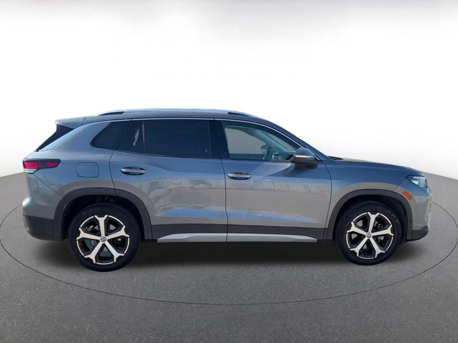 Used 2026 Volkswagen Tiguan SE AWD/4WD image 15