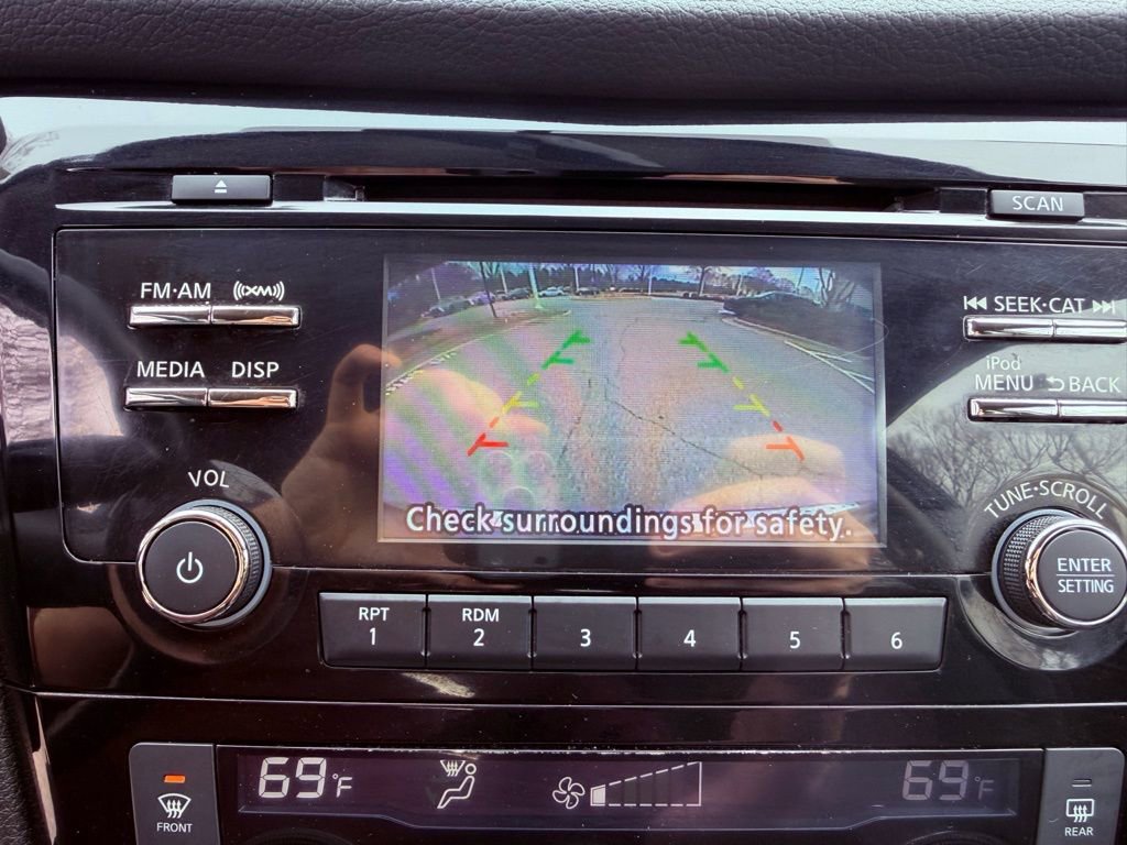 Used 2017 Nissan Rogue SV w/ Midnight Edition Package image 22