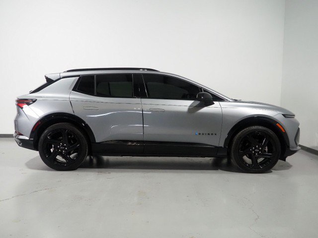 Used 2025 Chevrolet Equinox EV RS FWD image 4