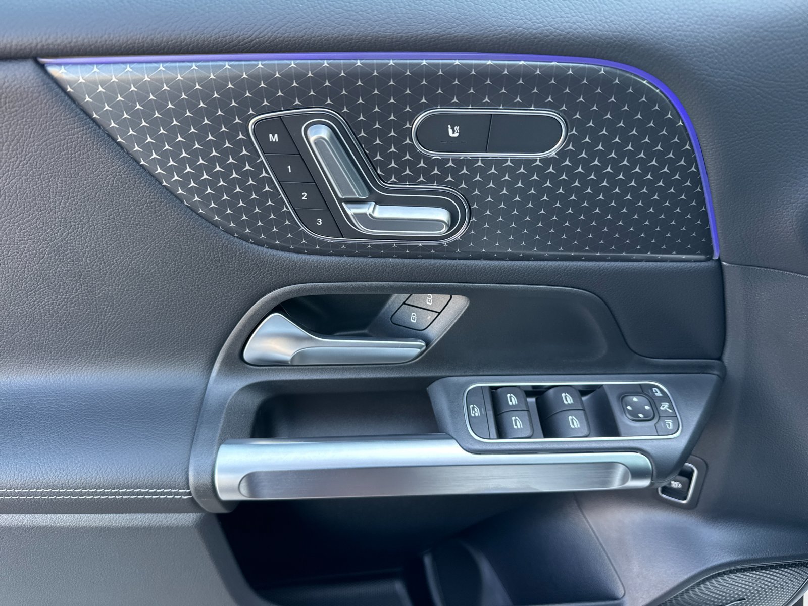 New 2026 Mercedes-Benz GLB 250 4MATIC image 10