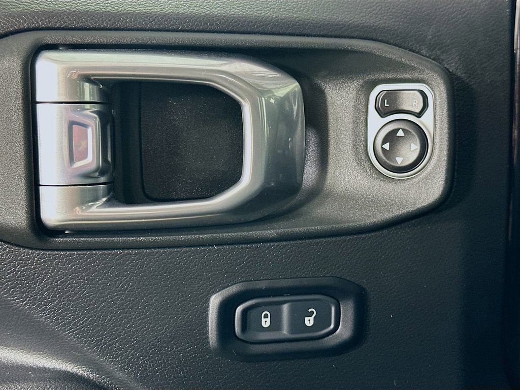 Used 2024 Jeep Gladiator Sport image 20