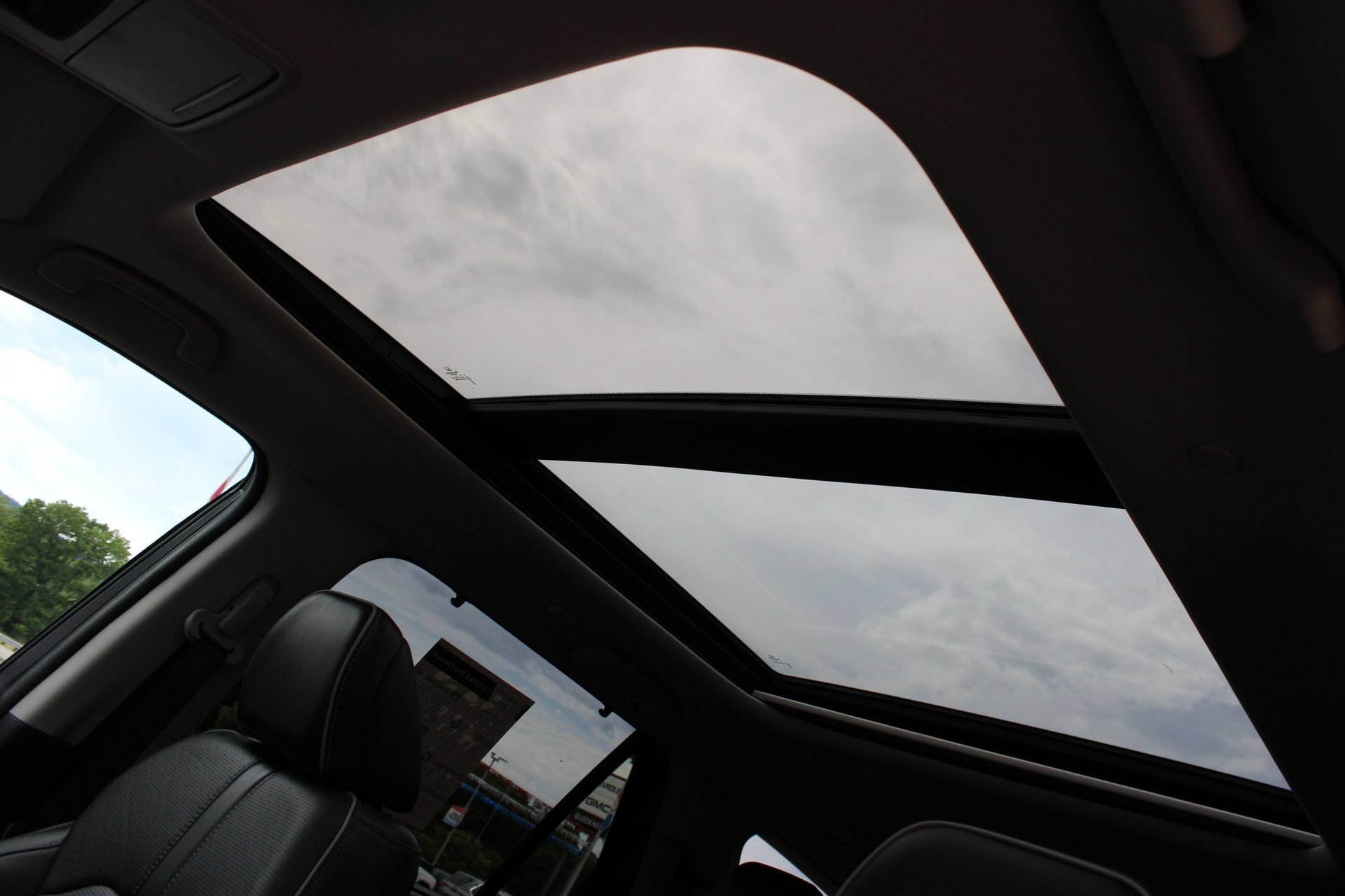 Used 2025 Honda Pilot Elite image 22