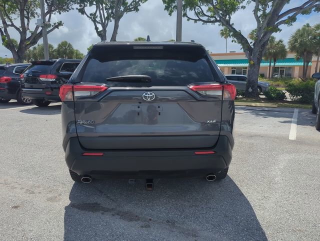 Used 2022 Toyota RAV4 XLE image 6