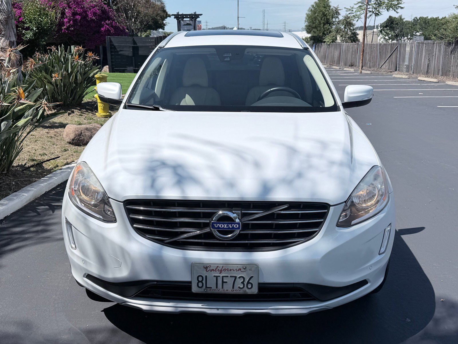 Used 2016 Volvo XC60 T6 w/ Proximity Package AWD/4WD image 7