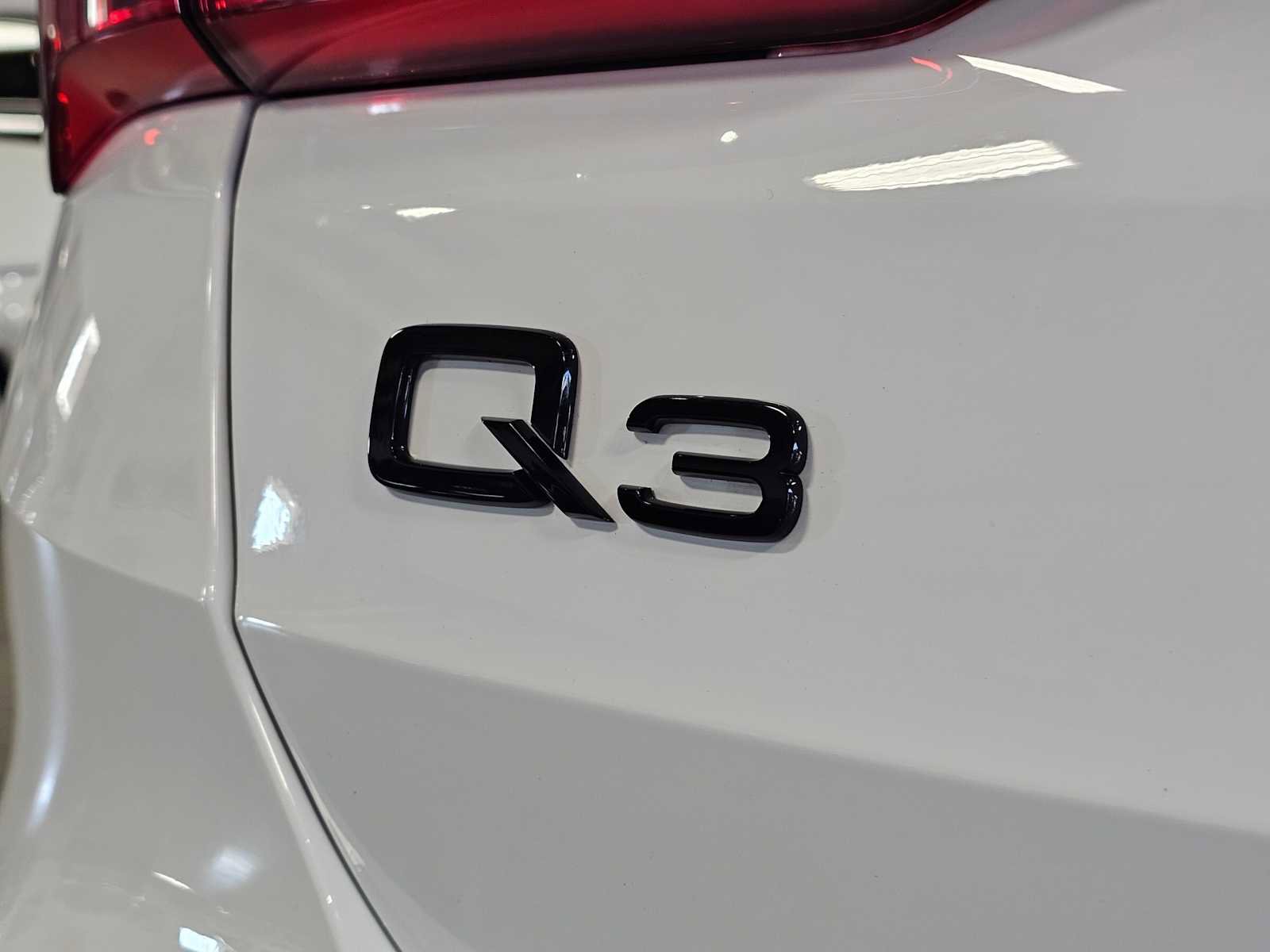 Used 2025 Audi Q3 2.0T Premium w/ Convenience Package image 15