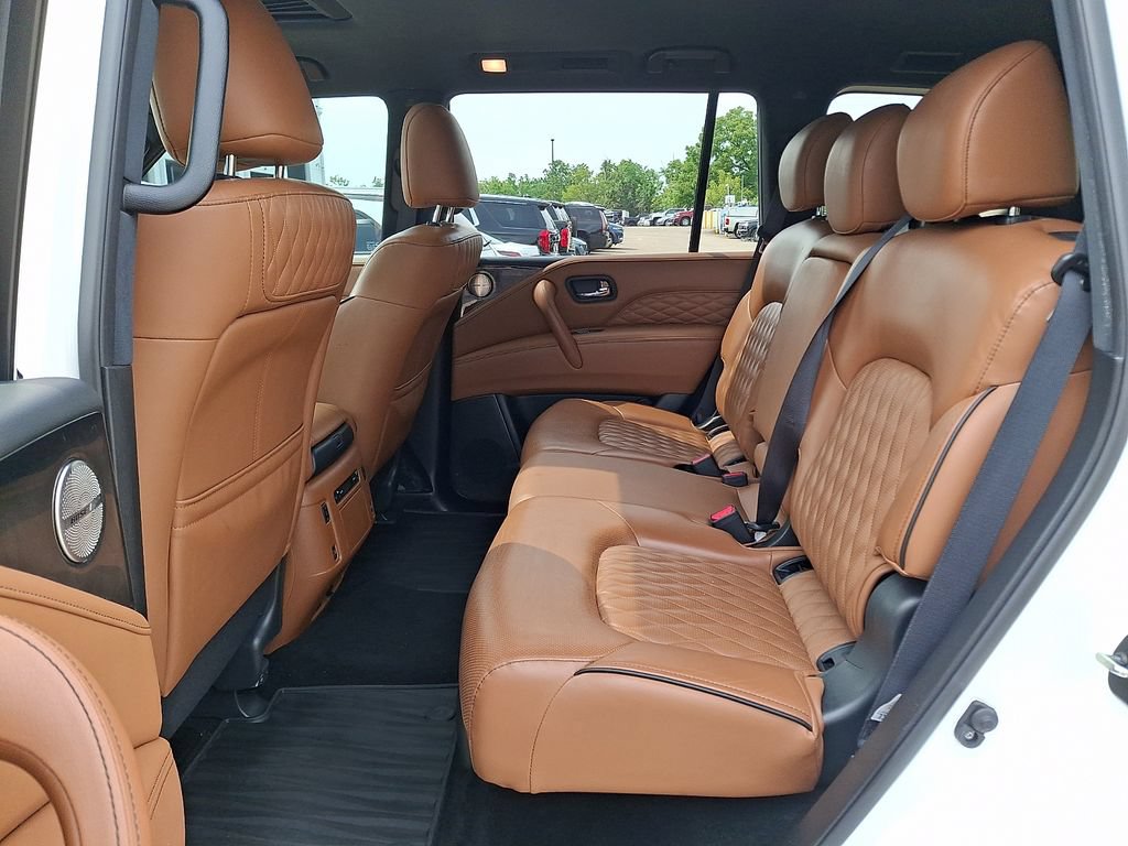 Used 2024 INFINITI QX80 Sensory AWD/4WD image 13