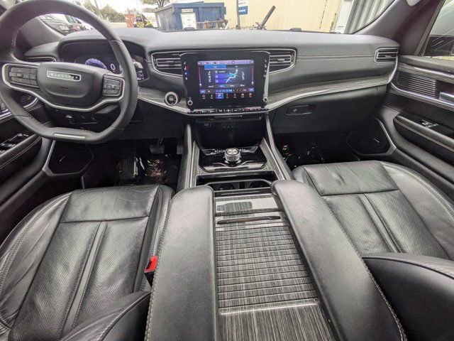 Used 2022 Jeep Wagoneer Series III w/ Flexible Seating Group image 12