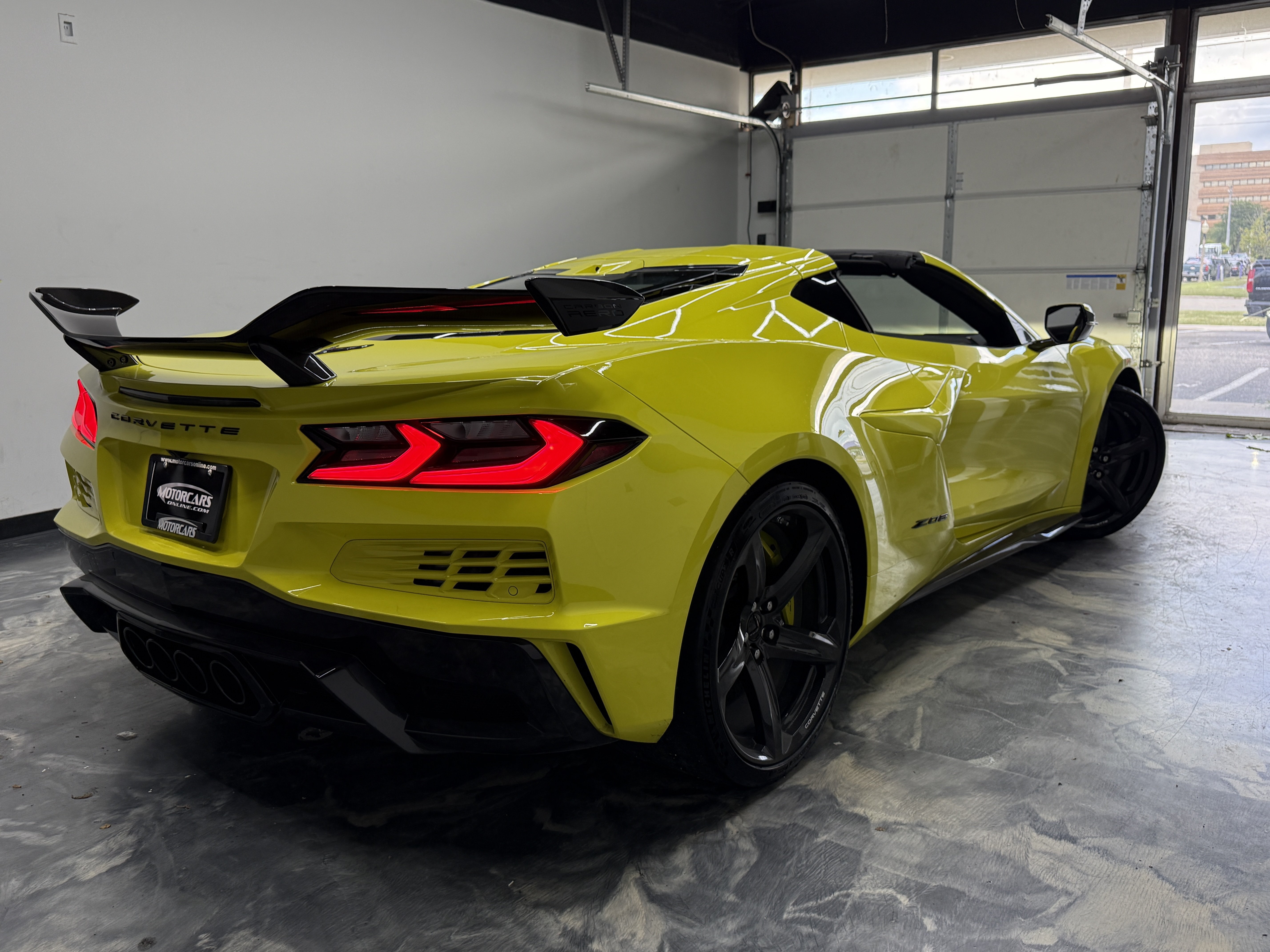 Used 2023 Chevrolet Corvette Z06 w/ Z07 Performance Package RWD image 5