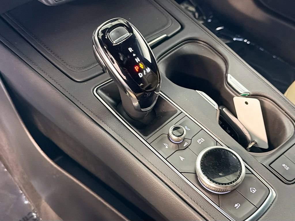 Used 2025 Cadillac XT4 Premium Luxury image 18