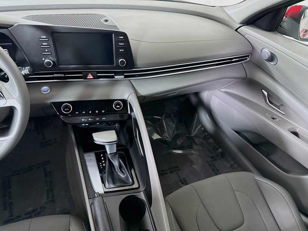 Certified 2022 Hyundai Elantra SEL w/ Cargo Package image 25