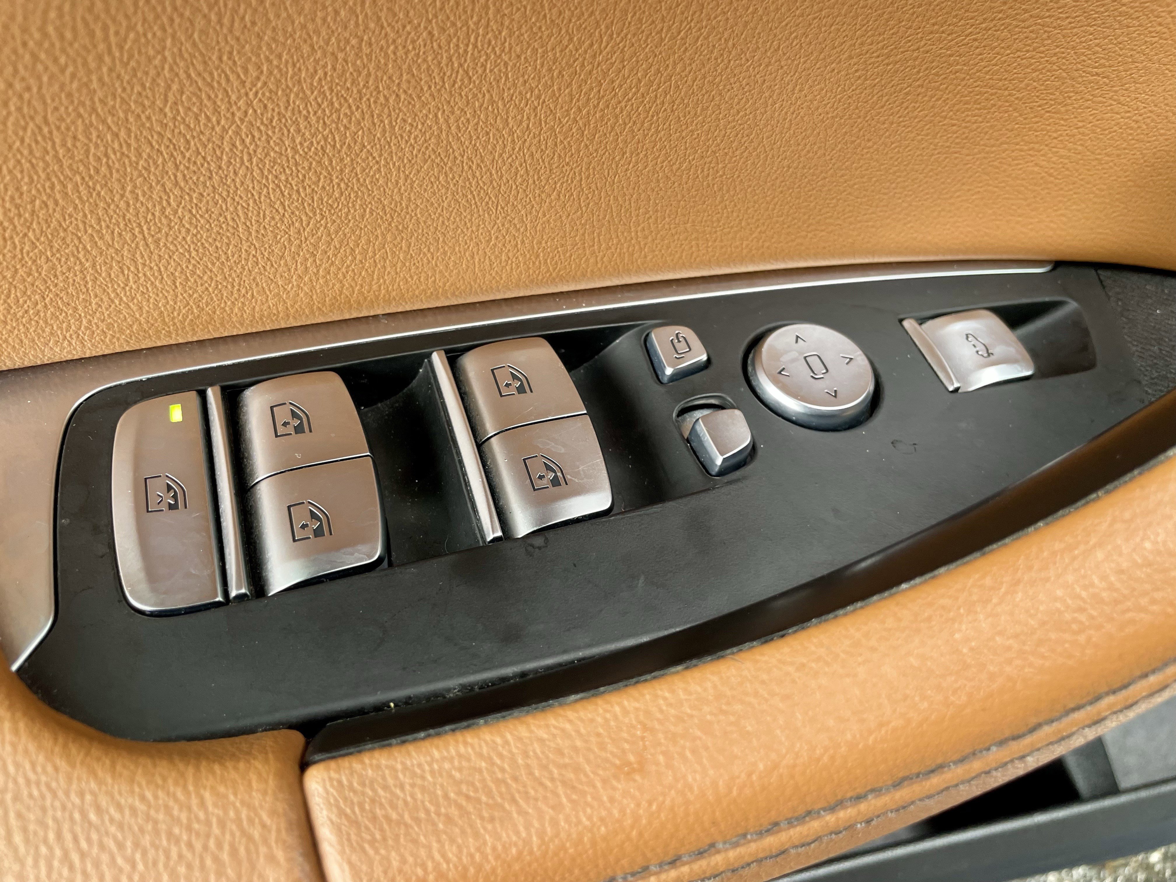 Used 2022 BMW X4 M40i w/ Premium Package image 11