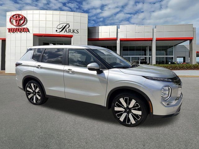 Used 2025 Mitsubishi Outlander SE FWD video 1