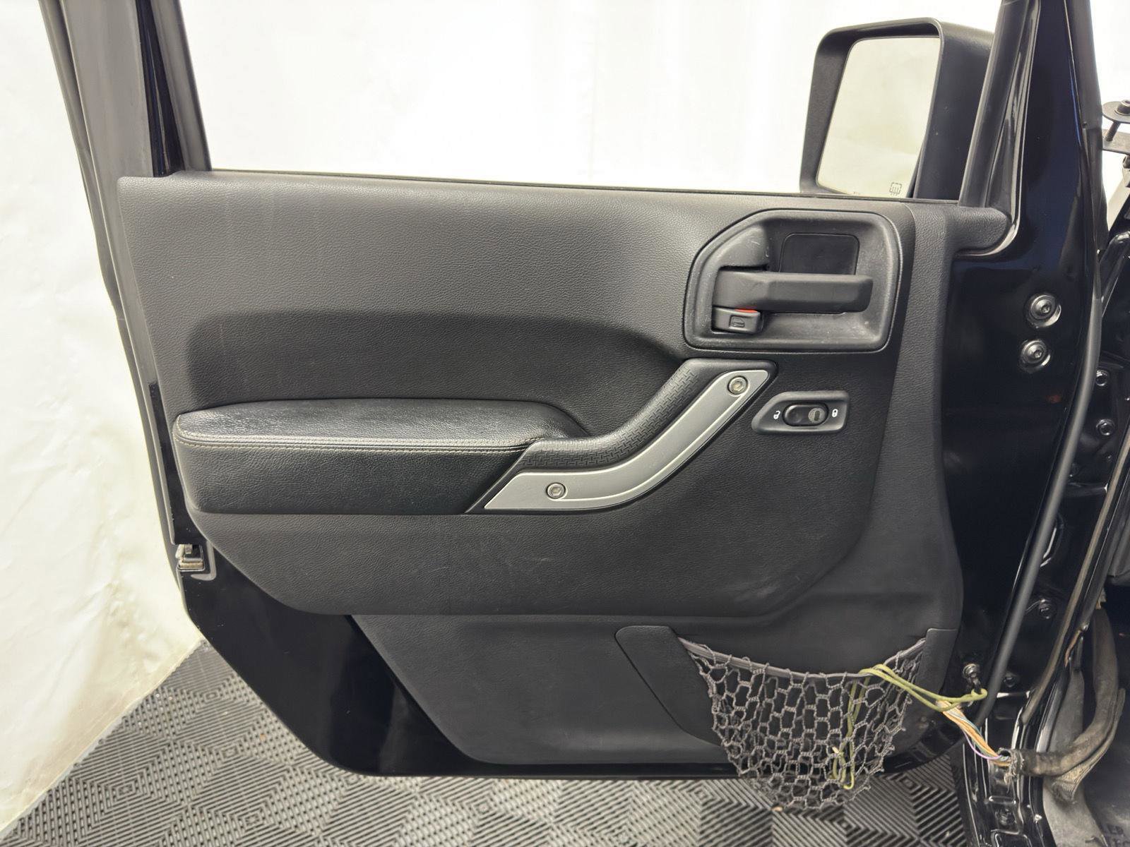 Used 2014 Jeep Wrangler Rubicon image 12