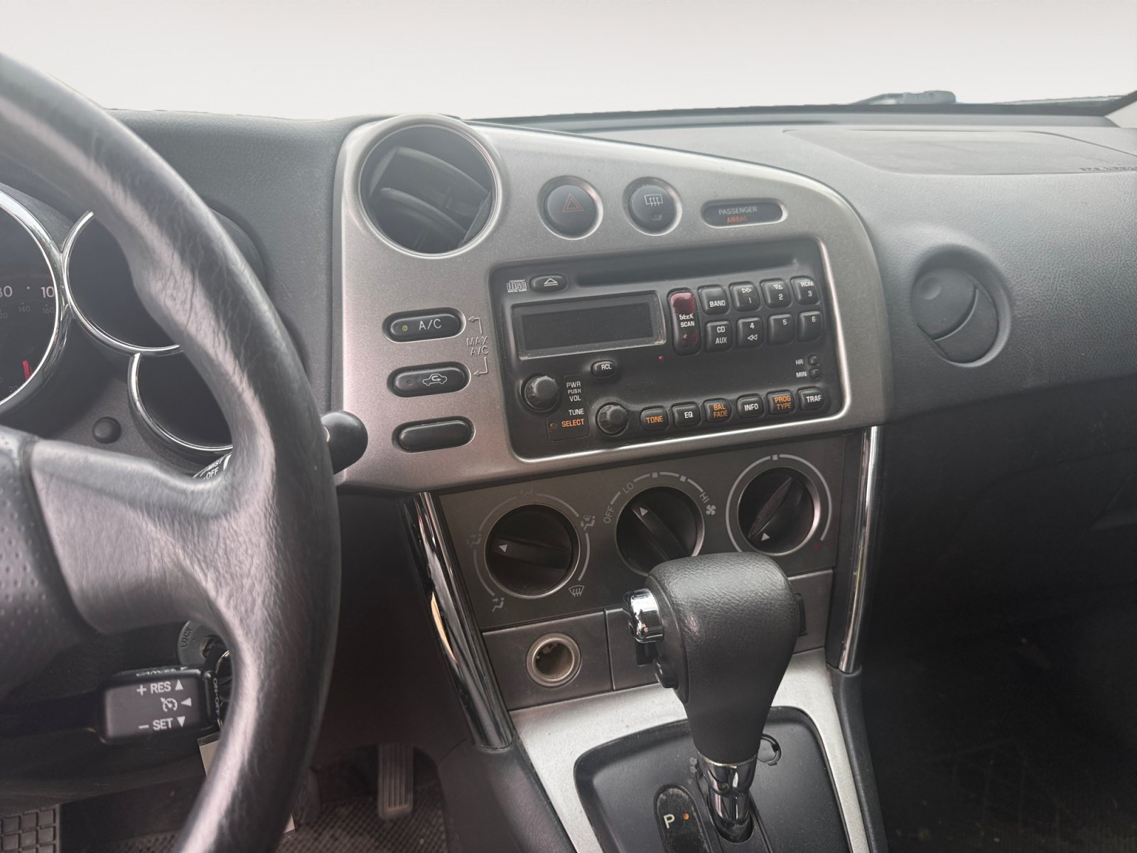 Used 2007 Pontiac Vibe w/ Preferred Package FWD image 10